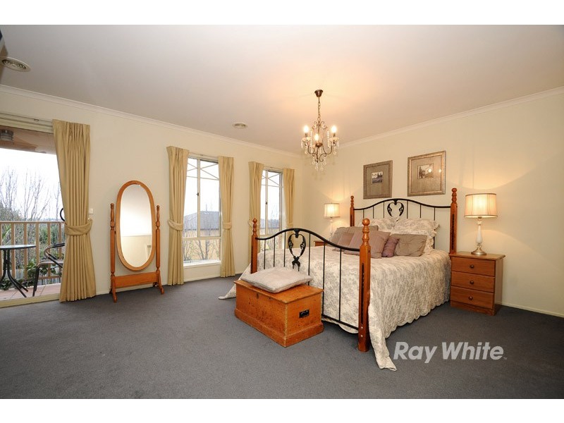 8 The Croft, Lysterfield VIC 3156