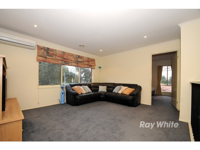 8 The Croft, Lysterfield VIC 3156