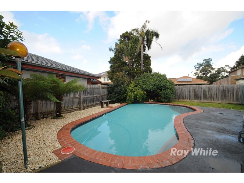 10 Cobain Square, Wantirna VIC 3152
