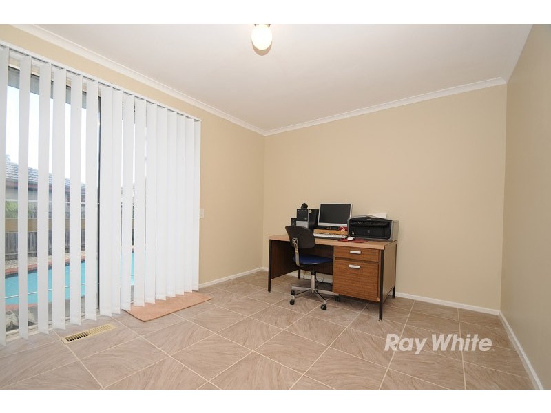 10 Cobain Square, Wantirna VIC 3152