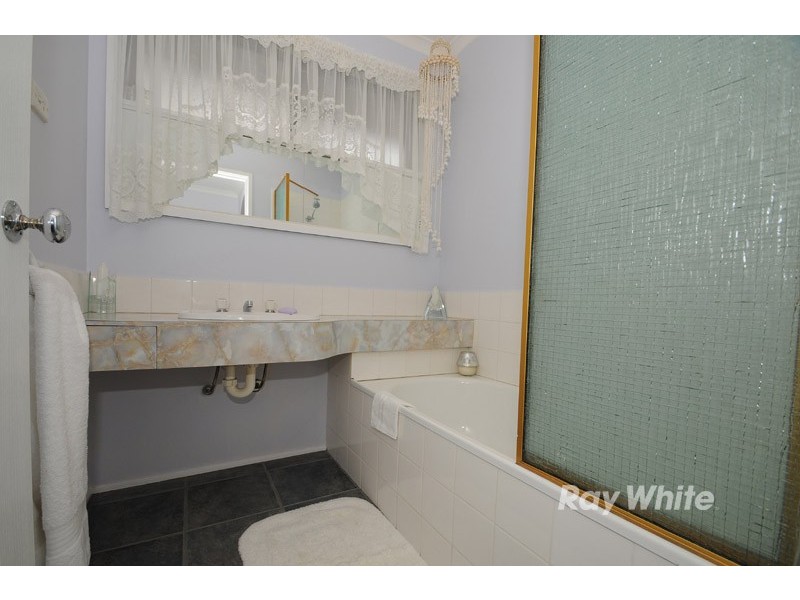 4 Corinella Square, Wantirna VIC 3152