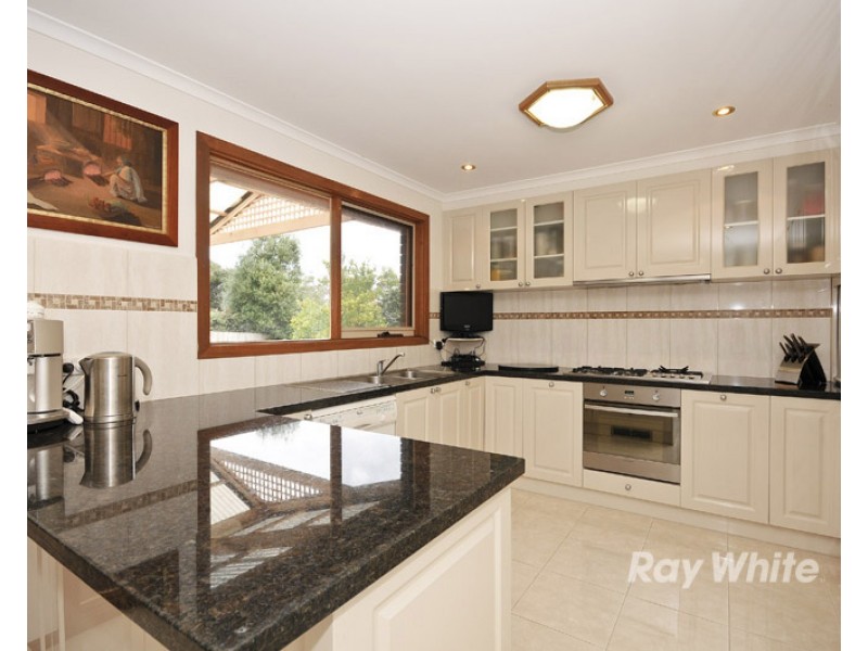 123 Fraser Crescent, Wantirna South VIC 3152