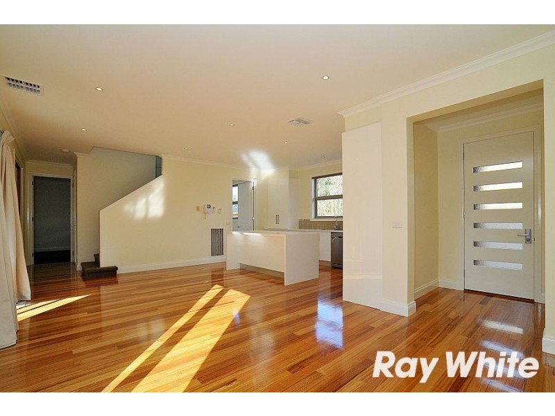 2/3 Dianne Street, Doncaster East VIC 3109