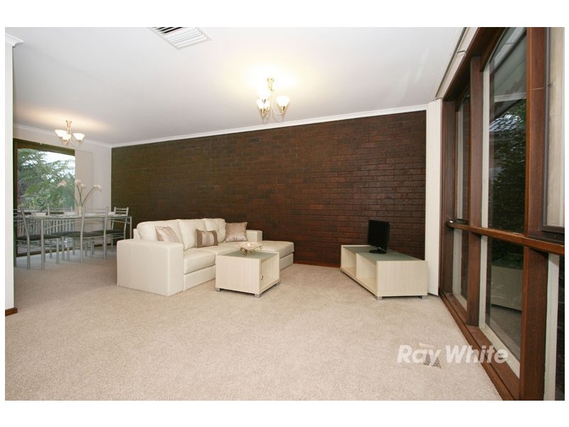 16 Milpera Crescent, Wantirna VIC 3152