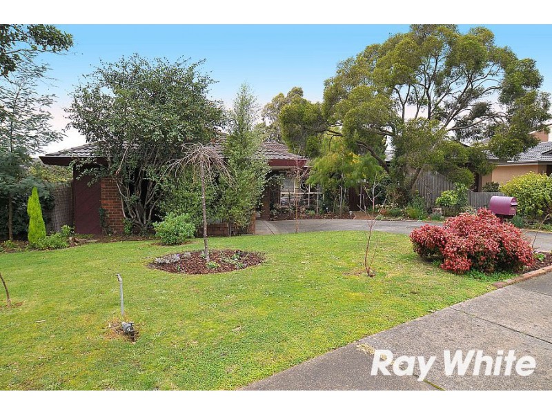 16 Milpera Crescent, Wantirna VIC 3152