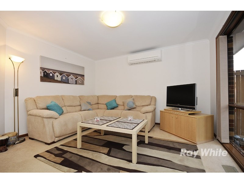 2/58 Fonteyn Drive, Wantirna South VIC 3152