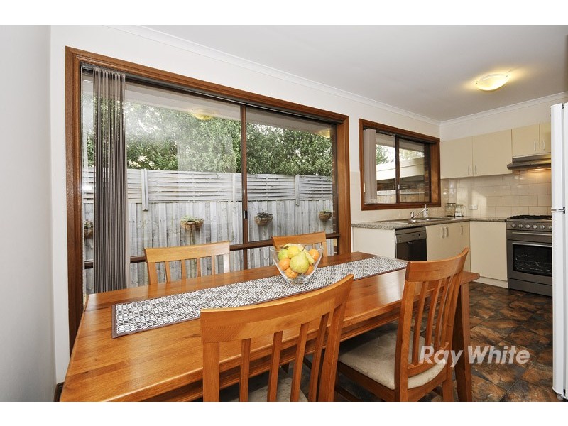 2/58 Fonteyn Drive, Wantirna South VIC 3152