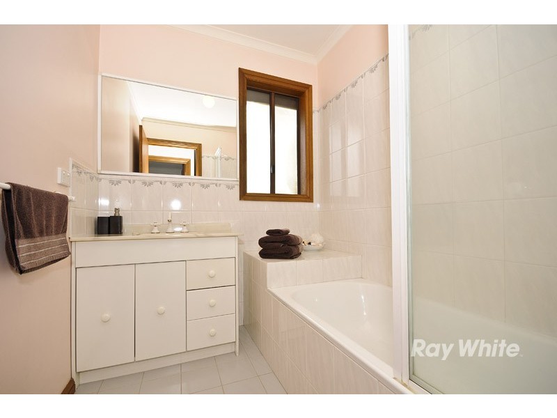 2/58 Fonteyn Drive, Wantirna South VIC 3152