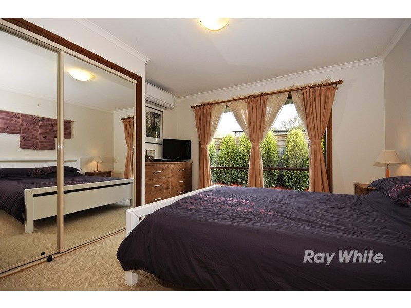 2/58 Fonteyn Drive, Wantirna South VIC 3152