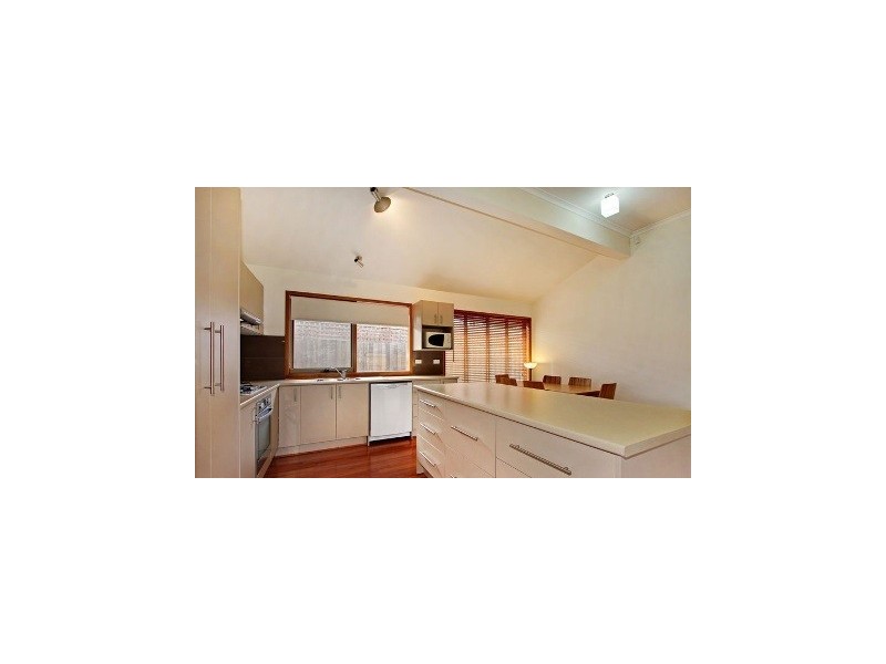 27 Calder Way, Wantirna South VIC 3152