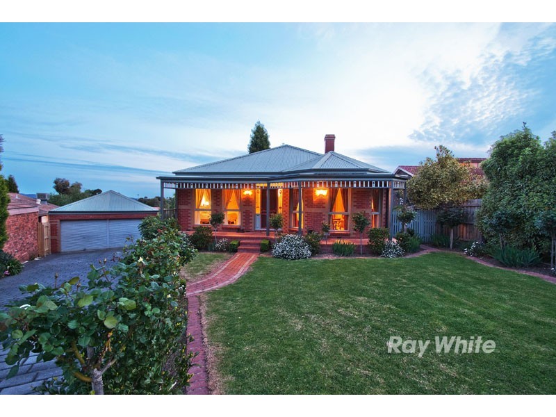 7 Blue Hills Close, Wantirna VIC 3152