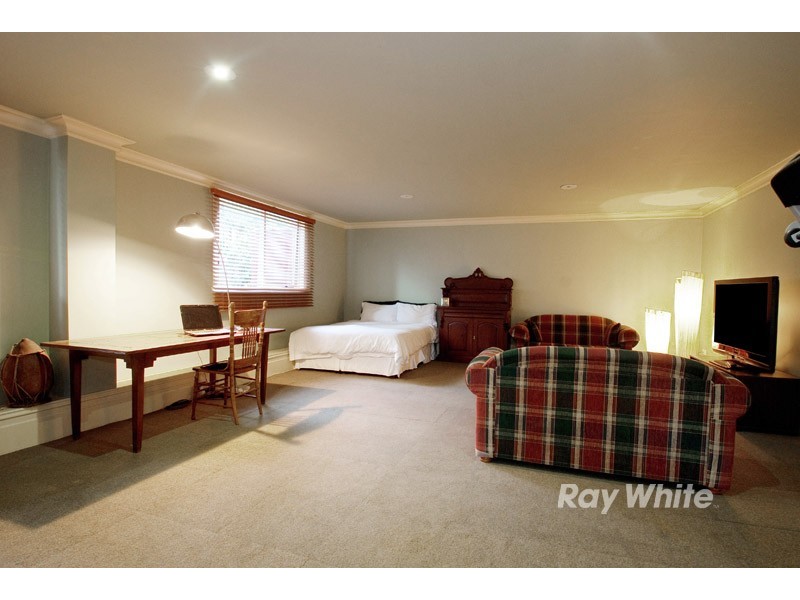 7 Blue Hills Close, Wantirna VIC 3152