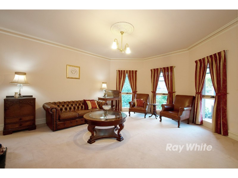 7 Blue Hills Close, Wantirna VIC 3152