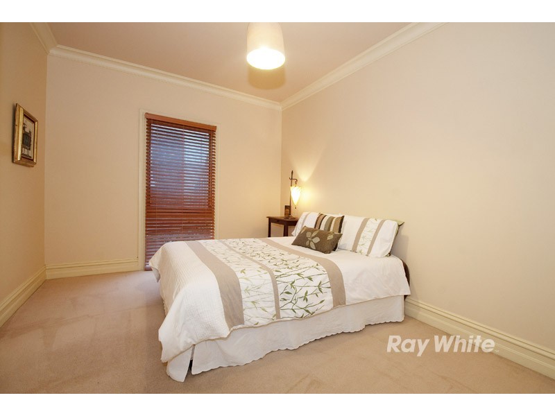 7 Blue Hills Close, Wantirna VIC 3152
