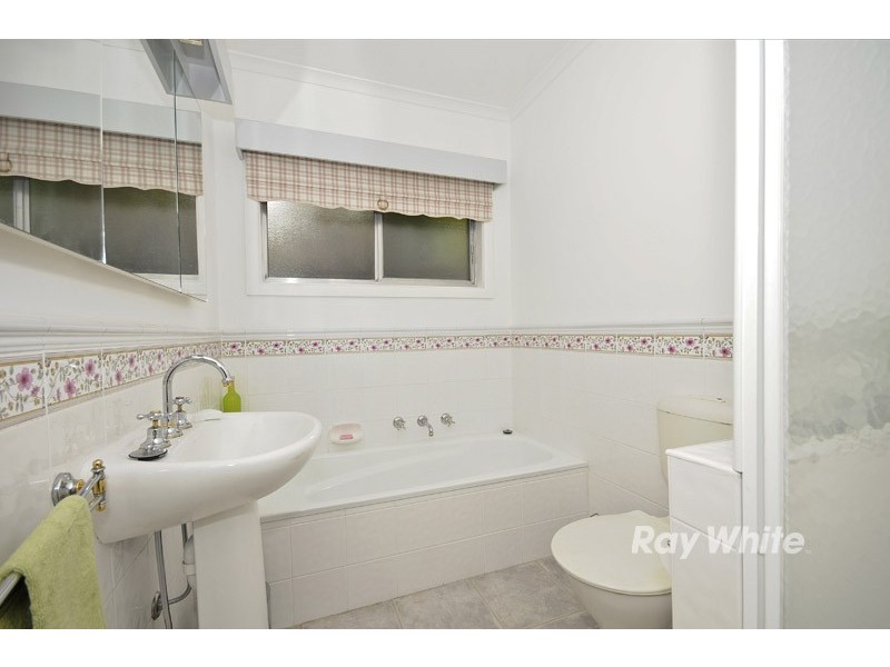 31 Kirrawee Avenue, Wantirna South VIC 3152