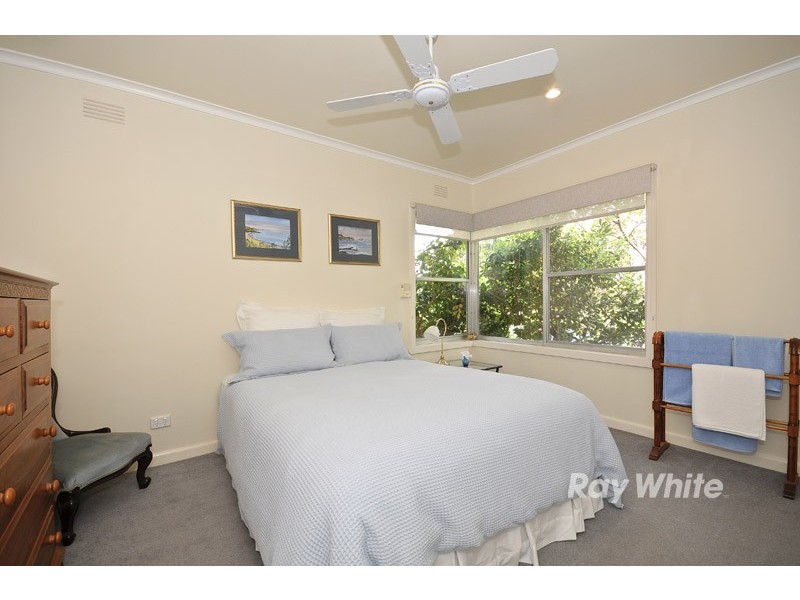 31 Kirrawee Avenue, Wantirna South VIC 3152
