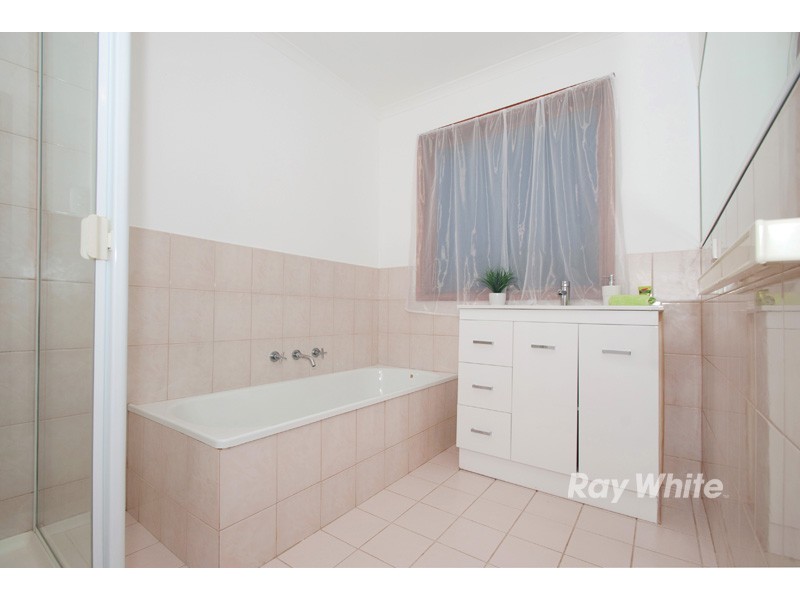 36 Ponsford Avenue, Wantirna South VIC 3152