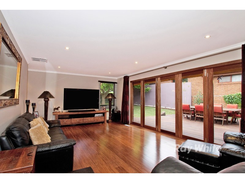16 Flamingo Drive, Wantirna South VIC 3152