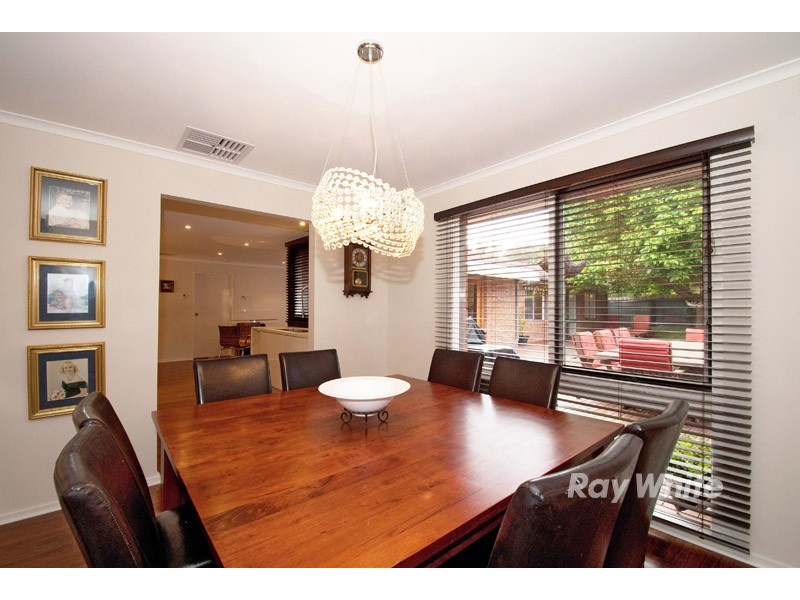 16 Flamingo Drive, Wantirna South VIC 3152