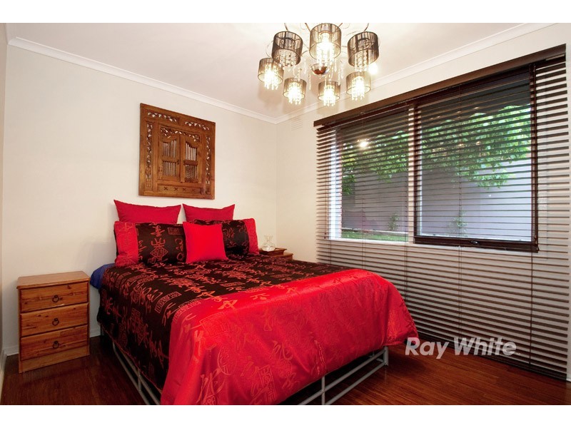 16 Flamingo Drive, Wantirna South VIC 3152