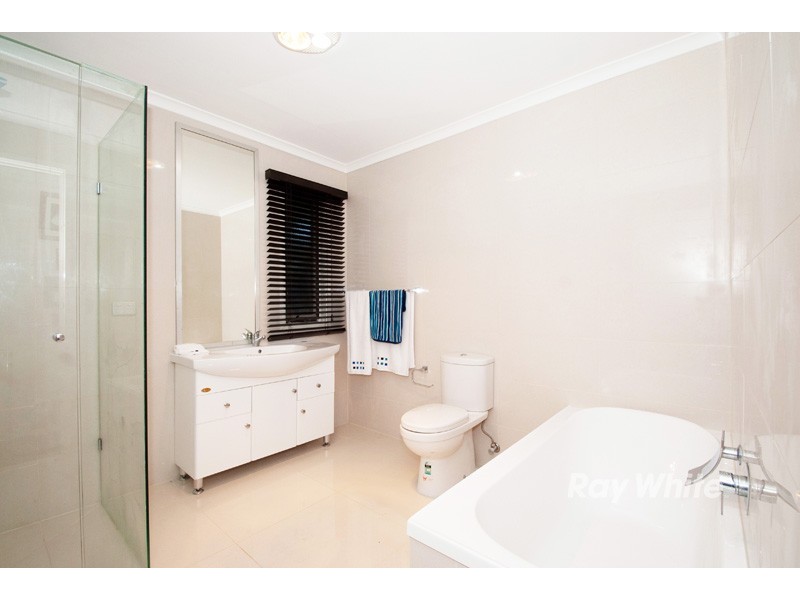 16 Flamingo Drive, Wantirna South VIC 3152