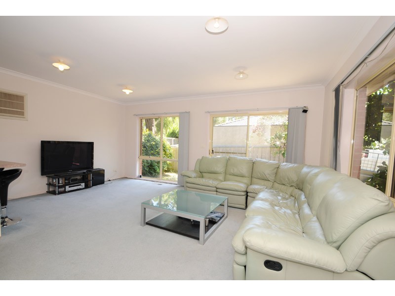 2/63 David Street North, Knoxfield VIC 3180