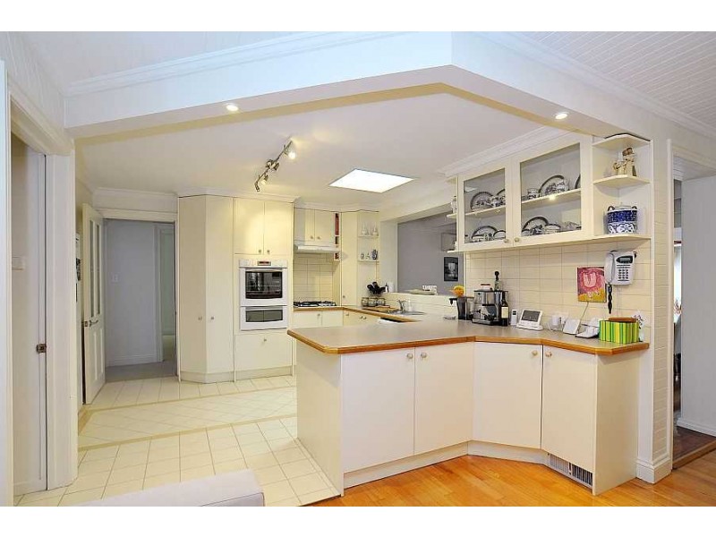 2 Laver Court, Wantirna South VIC 3152