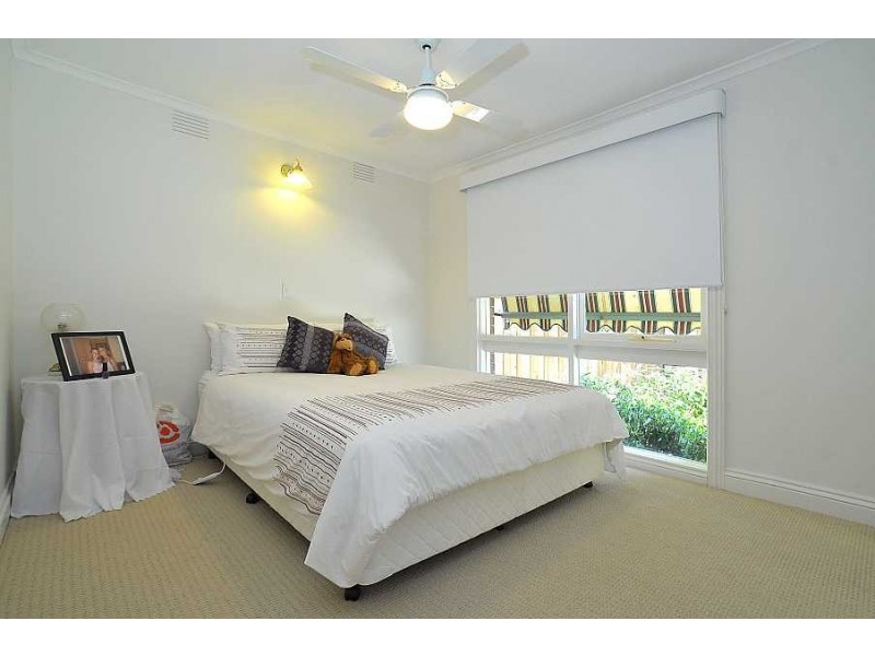 2 Laver Court, Wantirna South VIC 3152