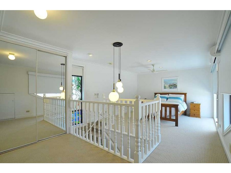 2 Laver Court, Wantirna South VIC 3152
