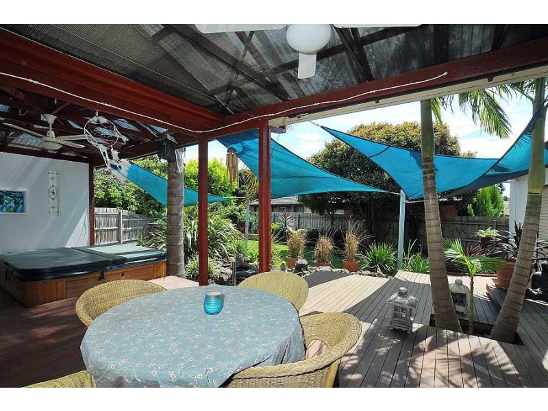 2 Laver Court, Wantirna South VIC 3152