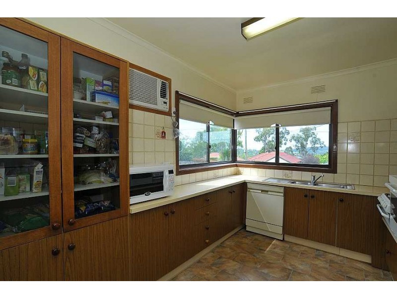 6 Velden Avenue, Ferntree Gully VIC 3156