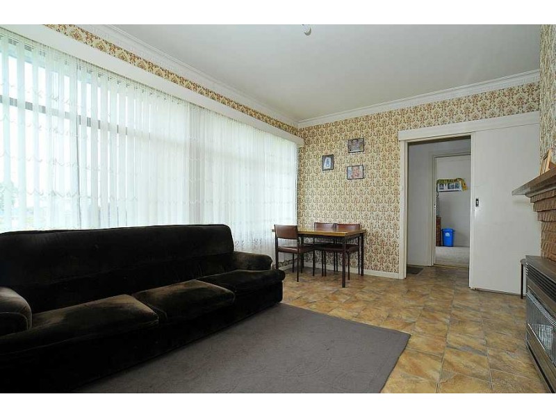 6 Velden Avenue, Ferntree Gully VIC 3156