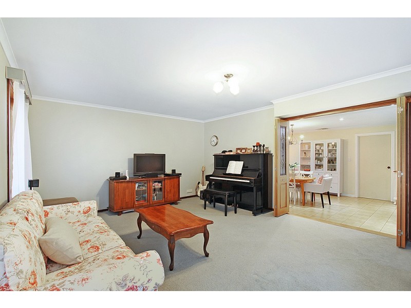 35 Cornelius Drive, Wantirna South VIC 3152