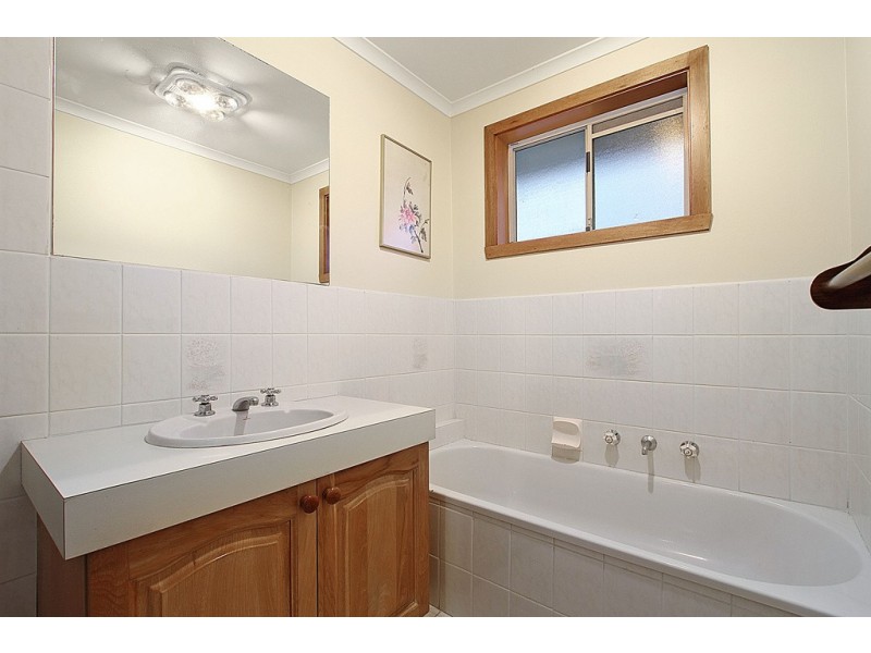 35 Cornelius Drive, Wantirna South VIC 3152