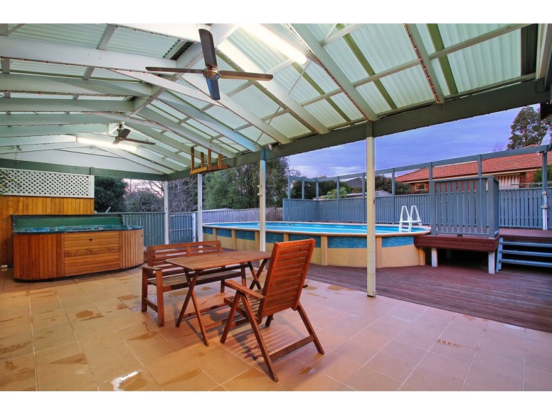 35 Cornelius Drive, Wantirna South VIC 3152