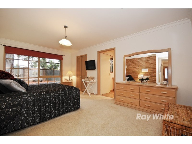 8 Jade Court, Wantirna South VIC 3152