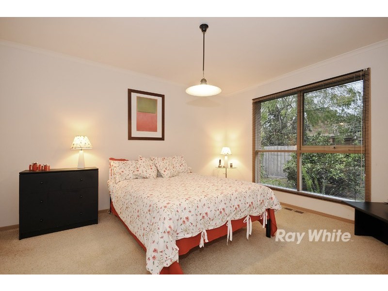 8 Jade Court, Wantirna South VIC 3152