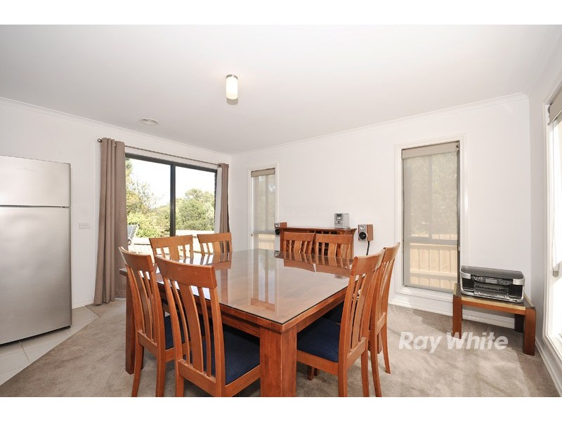 27a Greenslopes Drive, Mooroolbark VIC 3138