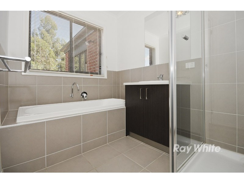 27a Greenslopes Drive, Mooroolbark VIC 3138