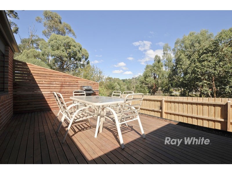 27a Greenslopes Drive, Mooroolbark VIC 3138