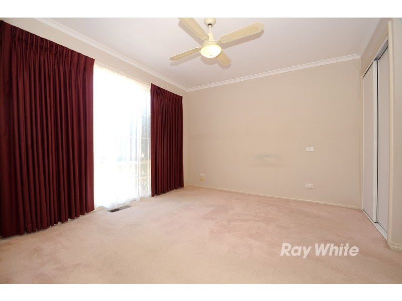 2/24  David Street, Knoxfield VIC 3180