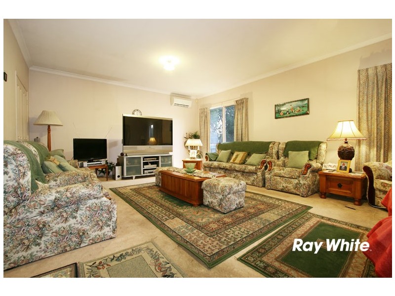 42 Wakley Crescent, Wantirna South VIC 3152