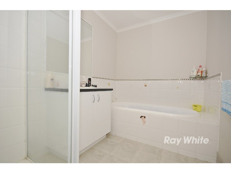 31 St Laurent Rise, Knoxfield VIC 3180