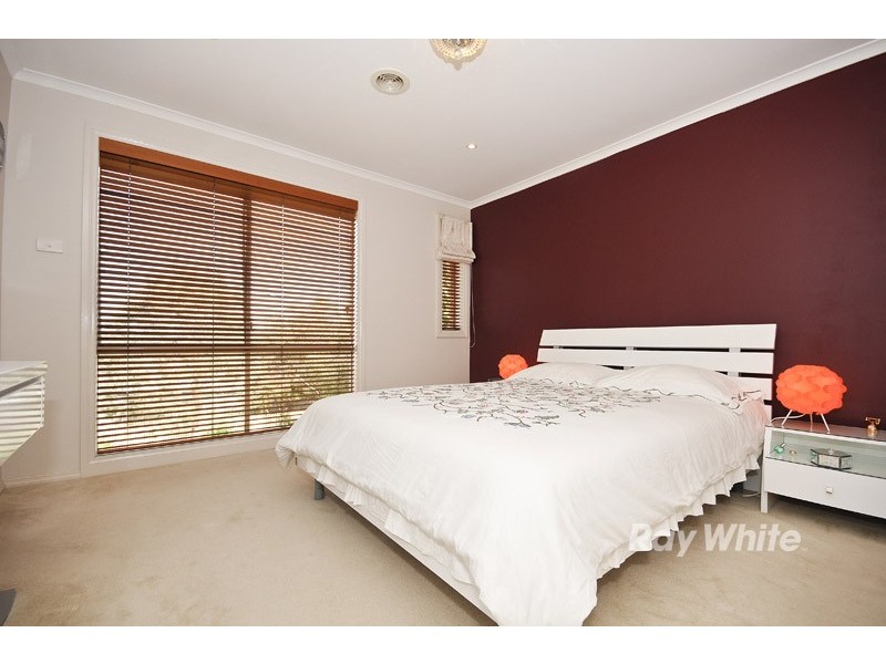 31 St Laurent Rise, Knoxfield VIC 3180
