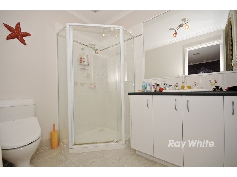 31 St Laurent Rise, Knoxfield VIC 3180