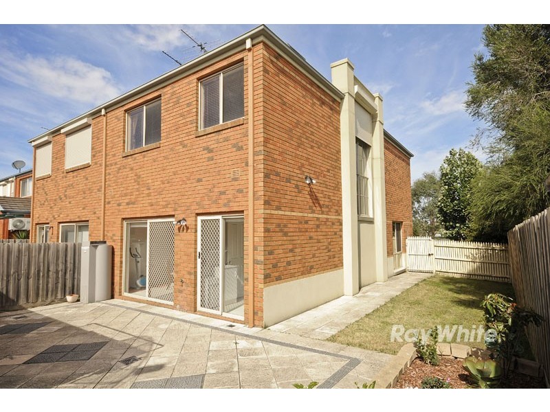 31 St Laurent Rise, Knoxfield VIC 3180