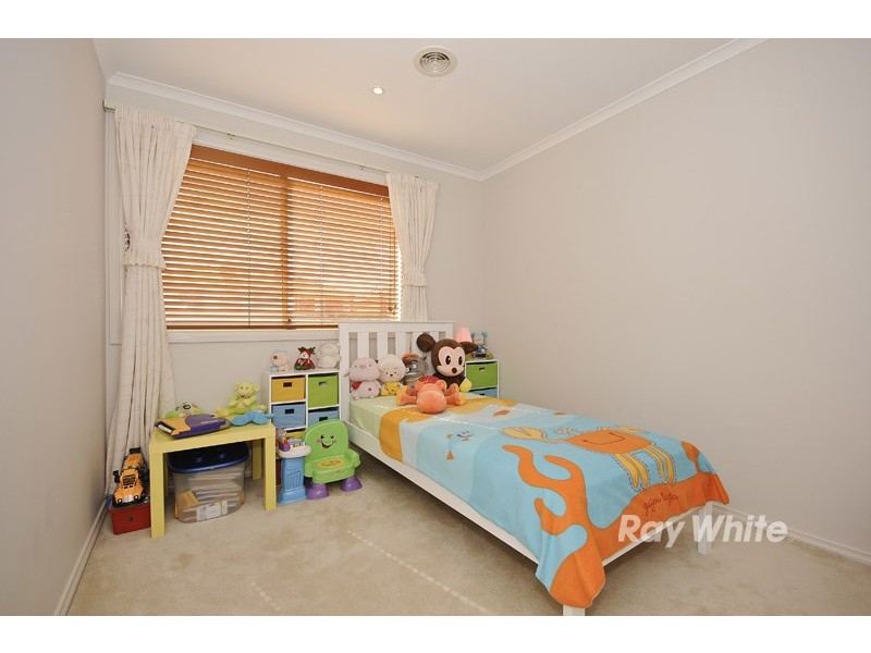 31 St Laurent Rise, Knoxfield VIC 3180