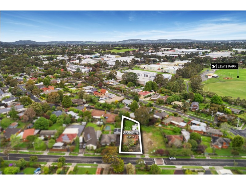 8 Allanfield Crescent, Wantirna South VIC 3152