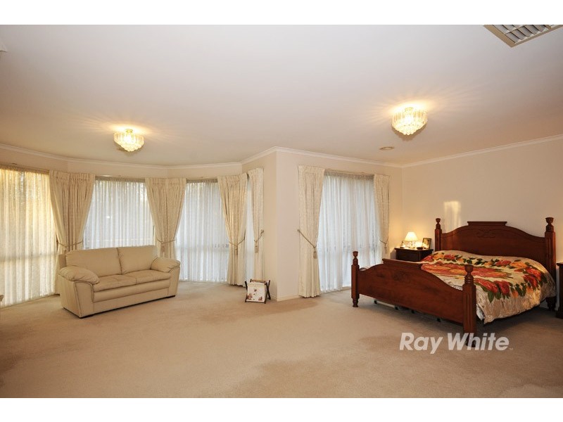 41 Carlisle Road, Ferntree Gully VIC 3156