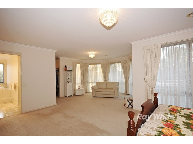 41 Carlisle Road, Ferntree Gully VIC 3156